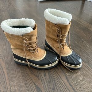 Women’s Sorel Caribou Winter Boots size 11